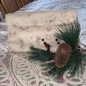 Woman’s Zara Purse